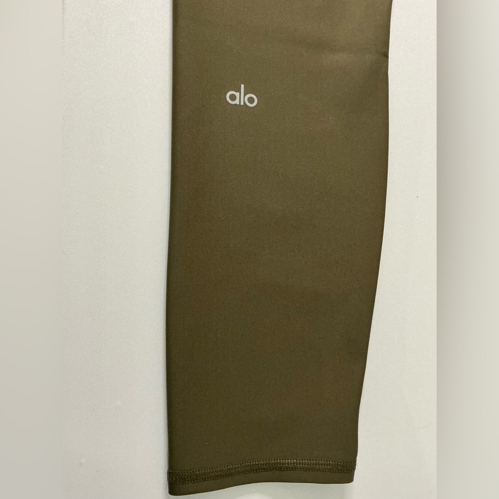 Alo Yoga High Waist 7/8 Airlift Leggings in Dark Olive Size Large - Picture 10 of 10